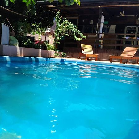 Hostel & Posada Noelia Puerto Iguazu Exterior photo